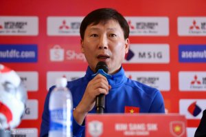 HLV Kim Sang-sik: '2-0 vẫn là tỷ số nguy hiểm'